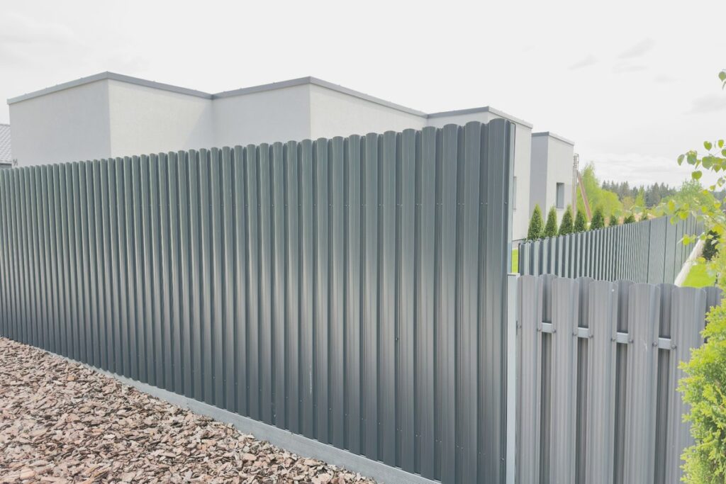 IGZI metalinė tvora RAL 7016 blizgi