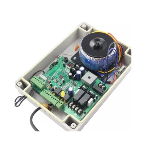 D-FORCE PKM-C01 valdymo bloko elektroninė plokštė atidarytoje dėžutėje
